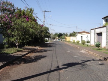 Figura 3: Converg�ncia de linhas paralelas em uma foto comum.